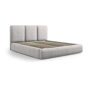 Světle šedá čalouněná dvoulůžková postel s úložným prostorem s roštem 140x200 cm Brody – Mazzini Beds